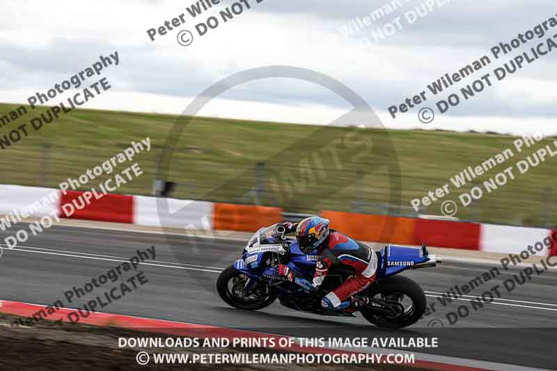 cadwell no limits trackday;cadwell park;cadwell park photographs;cadwell trackday photographs;enduro digital images;event digital images;eventdigitalimages;navarra;no limits trackdays;peter wileman photography;racing digital images;trackday digital images;trackday photos
